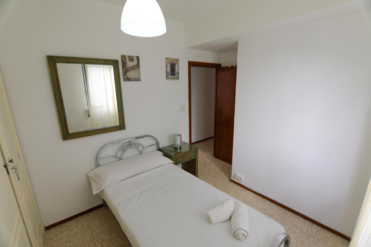 Rentalsevilla Apartamento Luminoso Con 3 Appartement